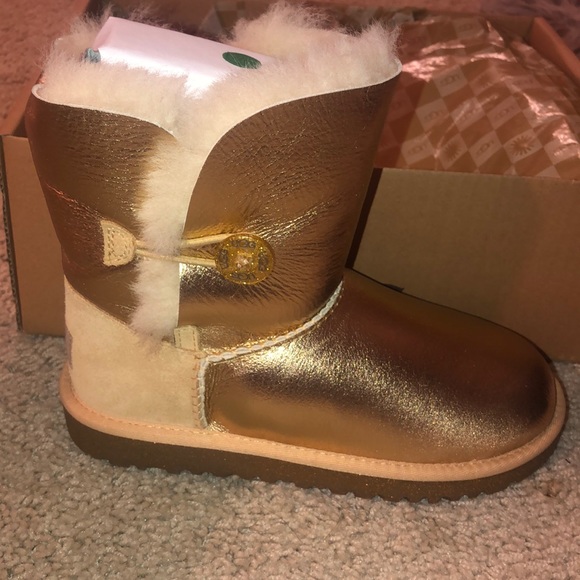 Ugg Boots - Picture 2 of 4